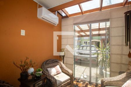 Hall de entrada de casa de condomínio à venda com 3 quartos, 180m² em Guarujá, Porto Alegre