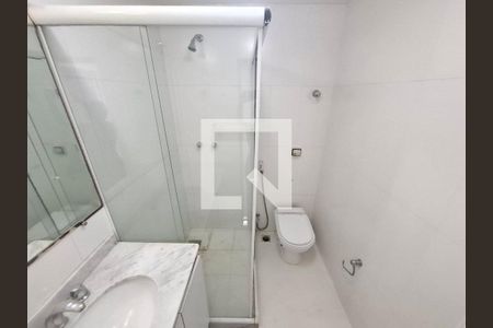 Banheiro da suíte de apartamento para alugar com 3 quartos, 130m² em Laranjeiras, Rio de Janeiro