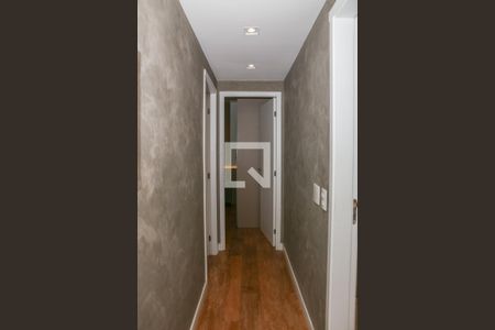 Corredor de apartamento para alugar com 2 quartos, 96m² em Vila Anglo Brasileira, São Paulo