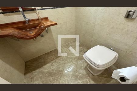 Lavabo de casa de condomínio para alugar com 4 quartos, 450m² em Vargem Grande, Rio de Janeiro