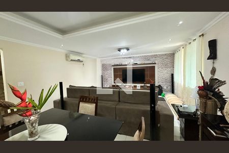 Sala de casa de condomínio para alugar com 4 quartos, 450m² em Vargem Grande, Rio de Janeiro