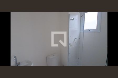 Banheiro de apartamento à venda com 1 quarto, 32m² em Parque Industrial Tomas Edson, São Paulo