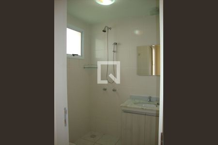 Banheiro de apartamento à venda com 2 quartos, 60m² em Jardim Santa Eudoxia, Campinas