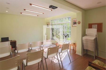 Casa à venda com 3 quartos, 200m² em Jardim Paulistano, São Paulo