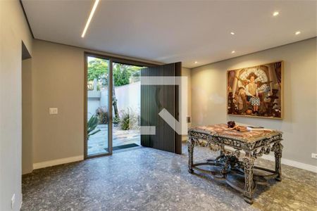 Casa à venda com 5 quartos, 500m² em Jardim Cordeiro, São Paulo