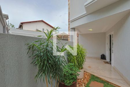 Jardim de casa de condomínio à venda com 4 quartos, 405m² em Planalto, Belo Horizonte