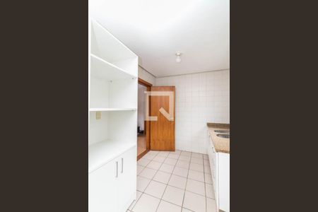 Cozinha de apartamento à venda com 2 quartos, 128m² em Jardim do Salso, Porto Alegre