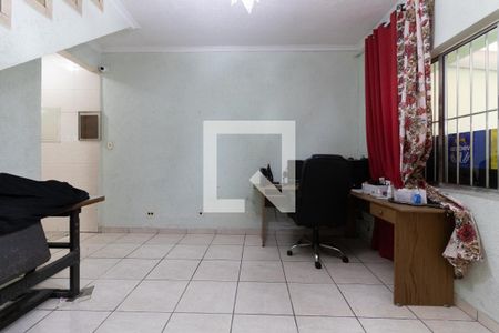 Sala de casa à venda com 4 quartos, 109m² em Vila Liviero, São Paulo