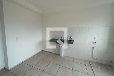 Sala/Cozinha de apartamento para alugar com 2 quartos, 40m² em Vila Ouro Preto, Duque de Caxias