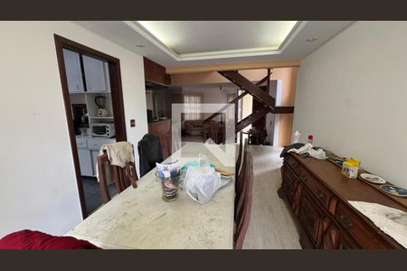 Sala de casa de condomínio à venda com 4 quartos, 400m² em Camboinhas, Niterói