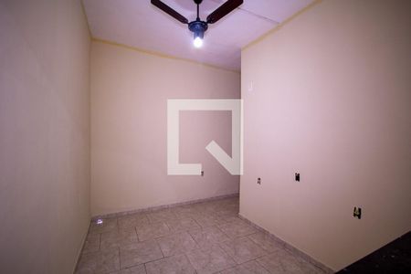 Sala de casa para alugar com 2 quartos, 75m² em Porto da Pedra, São Gonçalo