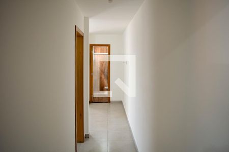 Corredor de apartamento para alugar com 2 quartos, 45m² em Vila Carrão, São Paulo