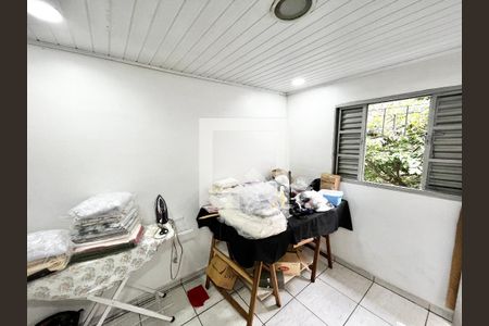 Sala de casa para alugar com 2 quartos, 90m² em Jardim Bandeirantes, São Paulo