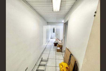 Corredor de casa para alugar com 2 quartos, 90m² em Jardim Bandeirantes, São Paulo