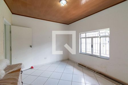 Sala de casa à venda com 4 quartos, 280m² em Jardim Itacolomi, São Paulo