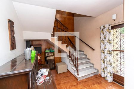 Sala - Acesso ao 2º andar de casa à venda com 5 quartos, 182m² em Vila Kosmos, Rio de Janeiro
