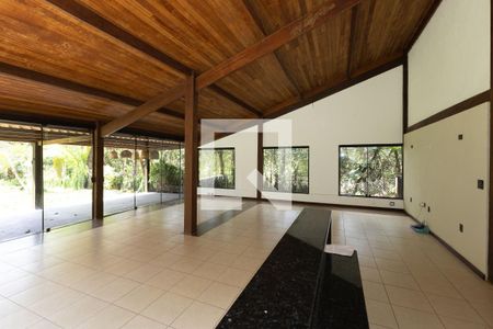 Sala de casa de condomínio à venda com 4 quartos, 250m² em Passárgada, Nova Lima