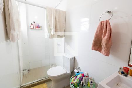 Banheiro da Suíte de casa de condomínio à venda com 4 quartos, 240m² em Vila Nova, Porto Alegre