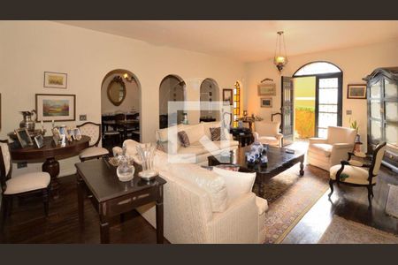 Casa à venda com 4 quartos, 261m² em Alto de Pinheiros, São Paulo