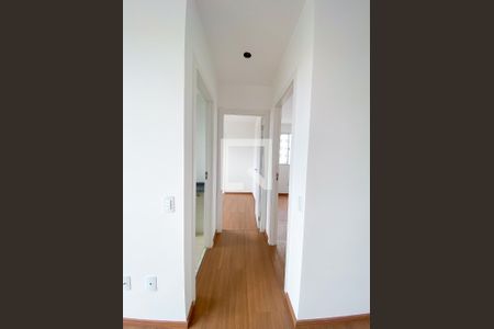 corredor de apartamento à venda com 2 quartos, 53m² em Novo Riacho, Contagem