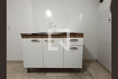 Sala/Cozinha de kitnet/studio para alugar com 1 quarto, 44m² em Parque Imperial, São Paulo