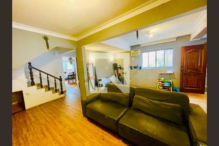 Sala de casa à venda com 4 quartos, 241m² em Jardim Paraventi, Guarulhos