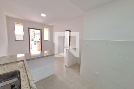 Sala de casa para alugar com 2 quartos, 60m² em Jardim Vinte E Cinco de Agosto, Duque de Caxias