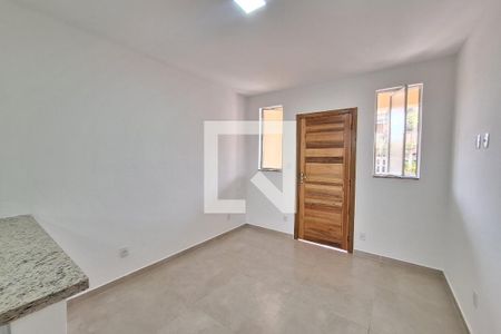 Sala de casa para alugar com 2 quartos, 60m² em Jardim Vinte E Cinco de Agosto, Duque de Caxias