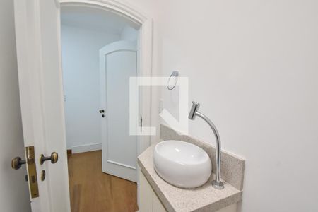 Lavabo de casa para alugar com 5 quartos, 330m² em Jardim da Gloria, São Paulo