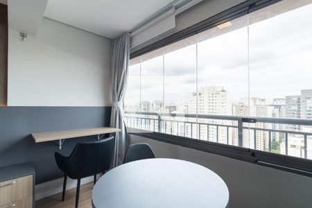 Varanda de kitnet/studio para alugar com 1 quarto, 26m² em Planalto Paulista, São Paulo