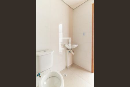 Banheiro Social de kitnet/studio para alugar com 1 quarto, 24m² em Vila Carrão, São Paulo