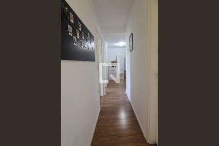 Corredor de apartamento para alugar com 2 quartos, 62m² em Parque Assuncao, Taboão da Serra