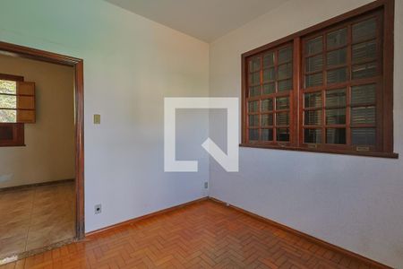 Quarto 1 de casa à venda com 5 quartos, 1350m² em Pompéia, Belo Horizonte