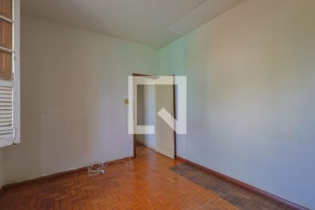 Quarto 2 de casa à venda com 5 quartos, 1350m² em Pompéia, Belo Horizonte