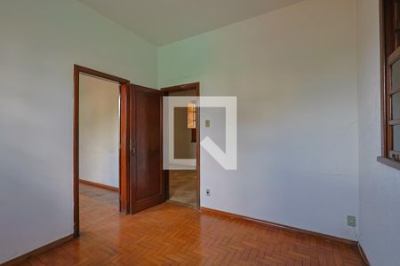 Quarto 1 de casa à venda com 5 quartos, 1350m² em Pompéia, Belo Horizonte