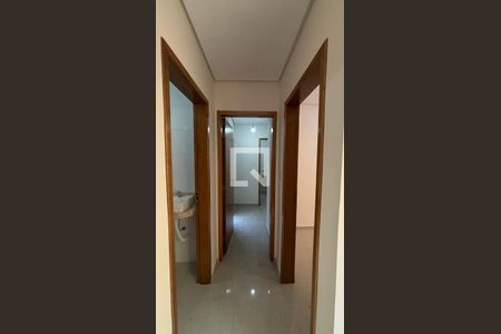 Corredor de apartamento para alugar com 2 quartos, 52m² em Vila Mazzei, Santo André