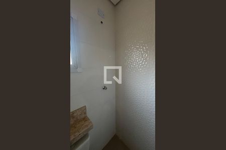 Banheiro da Suíte de apartamento para alugar com 3 quartos, 90m² em Vila Mazzei, Santo André