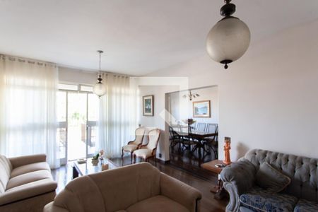 Sala de casa para alugar com 4 quartos, 239m² em Glória, Belo Horizonte