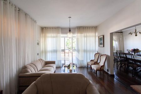 Sala de casa para alugar com 4 quartos, 239m² em Glória, Belo Horizonte