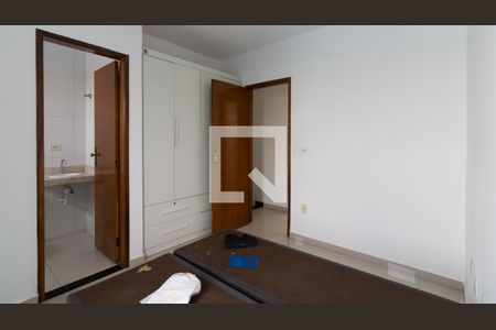 Suíte de casa de condomínio à venda com 2 quartos, 58m² em Vila Pierina, São Paulo