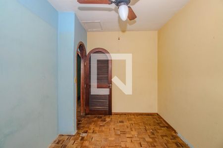 Quarto 1 de casa para alugar com 3 quartos, 204m² em Santa Maria Goretti, Porto Alegre