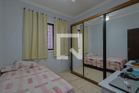 Quarto 2 de casa à venda com 3 quartos, 220m² em Jardim Laguna, Contagem