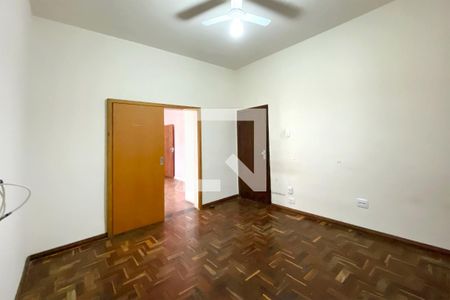Suite 1 de casa à venda com 5 quartos, 900m² em Santa Efigênia, Belo Horizonte