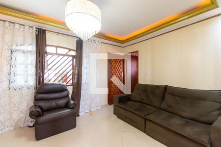 Sala de casa para alugar com 4 quartos, 220m² em Parque Santa Madalena, São Paulo