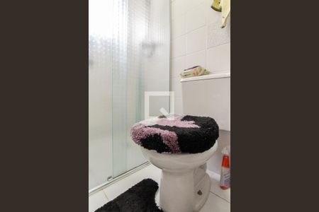 Banheiro da Suíte de casa de condomínio à venda com 2 quartos, 65m² em Vila Nelson, São Paulo