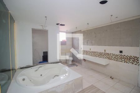 Banheiro da Suíte de casa à venda com 2 quartos, 380m² em Industrial São Luiz, Contagem