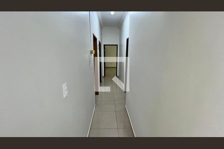 Corredor de casa para alugar com 4 quartos, 215m² em Alto Umuarama, Uberlândia