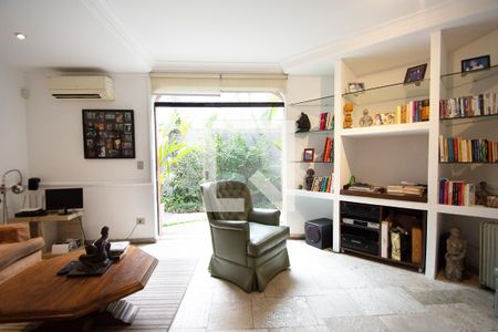 Sala de casa para alugar com 6 quartos, 630m² em Alto de Pinheiros, São Paulo