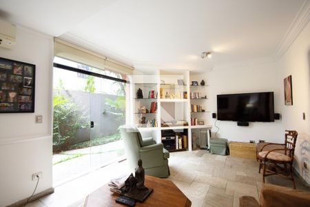 Sala de casa para alugar com 6 quartos, 630m² em Alto de Pinheiros, São Paulo