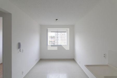 Sala e Cozinha de apartamento para alugar com 2 quartos, 38m² em Vila Carmosina, São Paulo